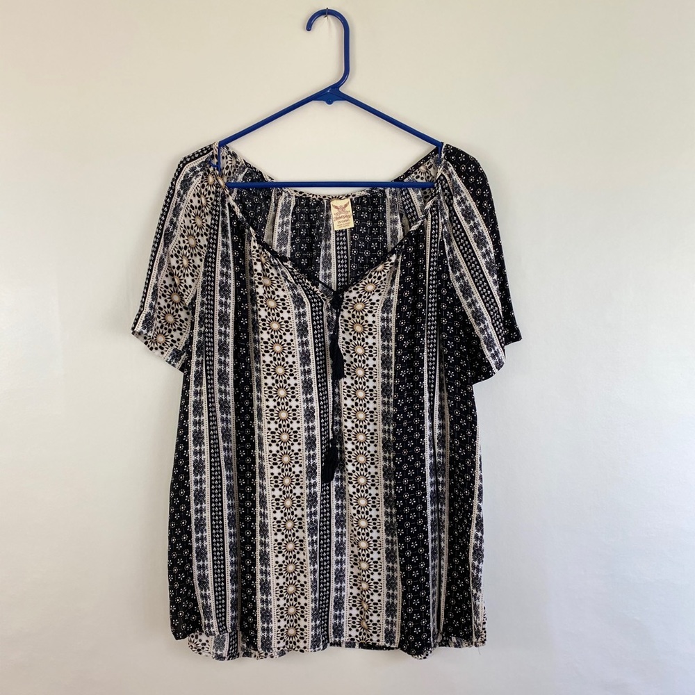 5/$25 Faded Glory Boho Top